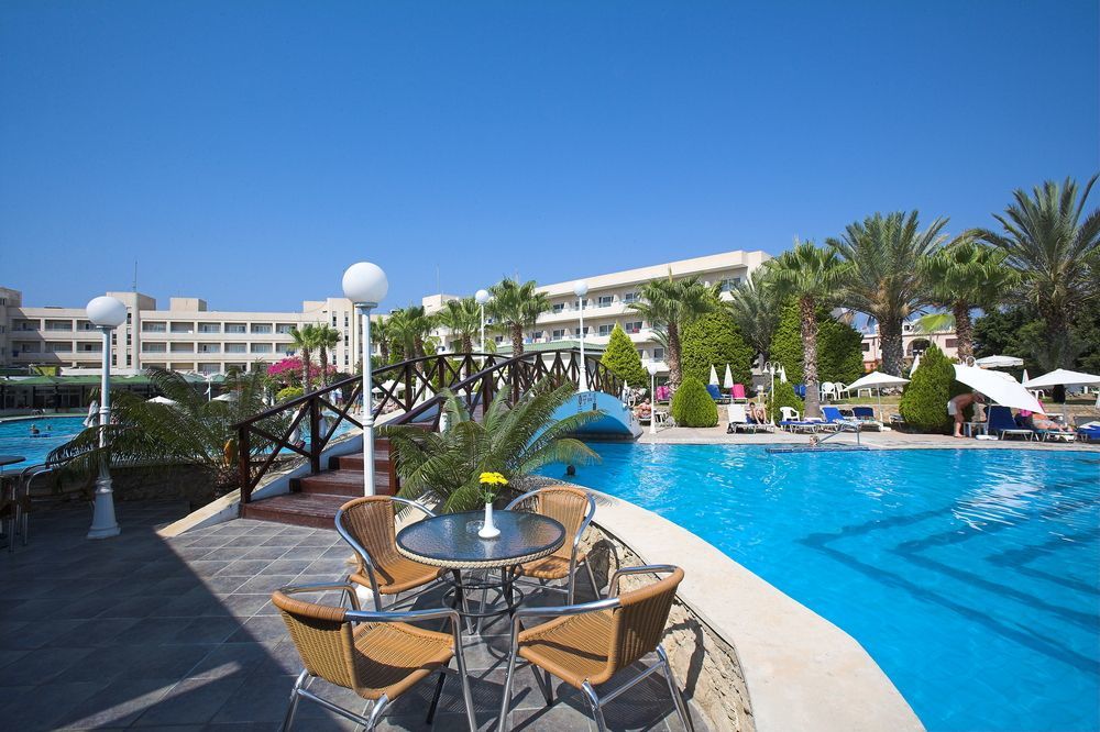 Aloe Hotel Paphos Kültér fotó