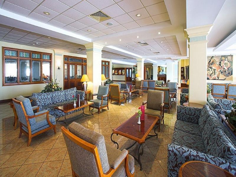 Aloe Hotel Paphos Beltér fotó
