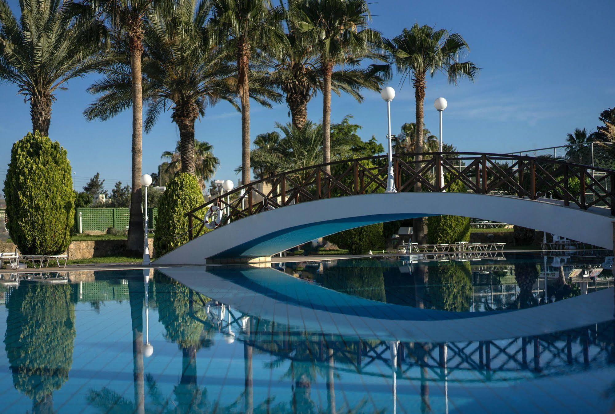 Aloe Hotel Paphos Kültér fotó