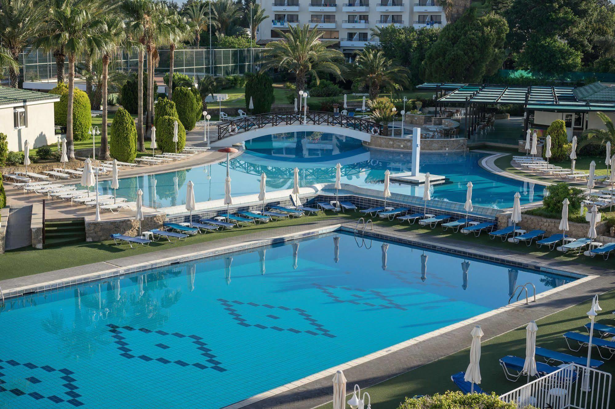 Aloe Hotel Paphos Kültér fotó