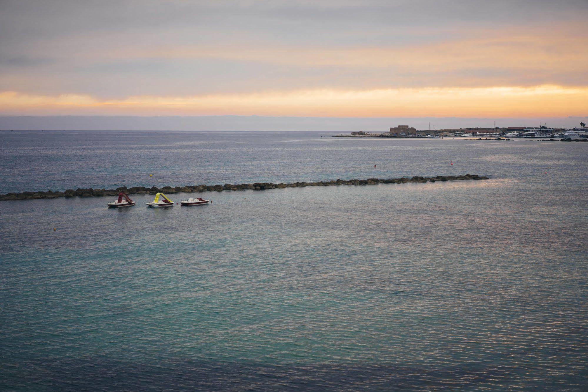 Aloe Hotel Paphos Kültér fotó